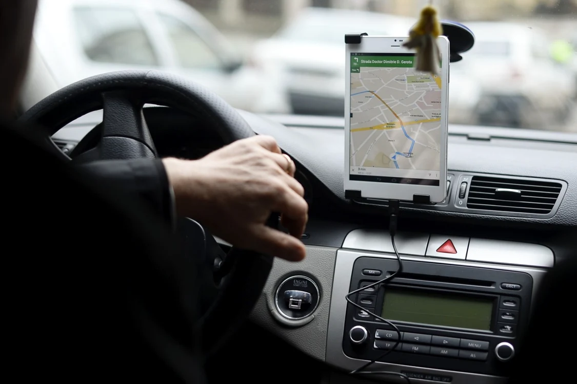 Cursele Uber pot fi şi programate. FOTO Mediafax