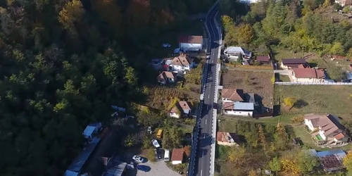 Drumul Atosului românesc - din Muereasca - Vâlcea singura cale rutieră de acces la Mănăstirea Frăsinei Foto Adevărul