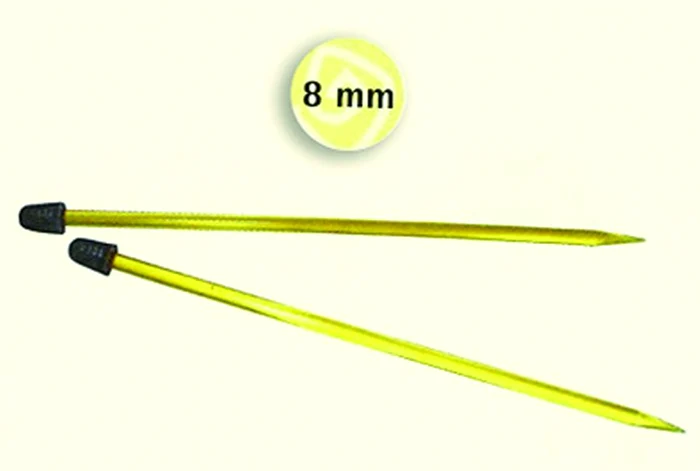 
    Tricotaţi o bucată dreptunghiulară, care, pliată în două, va fi geanta  