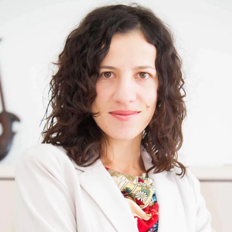 Roxana Mînzatu este noul ministru al fondurilor europene. Are 39 de ani și vine de la BrașovFOTO: Facebook