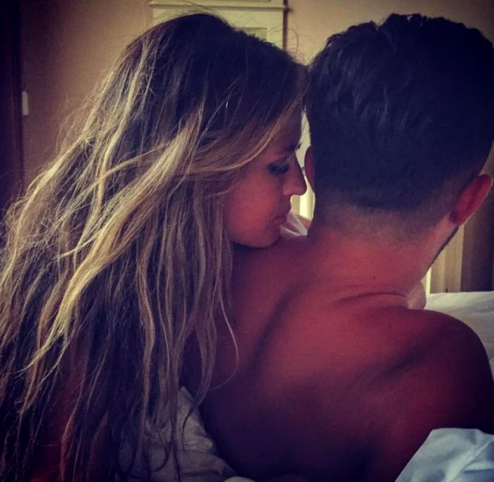 Diana și Bogdan s-au pozat în așternuturi