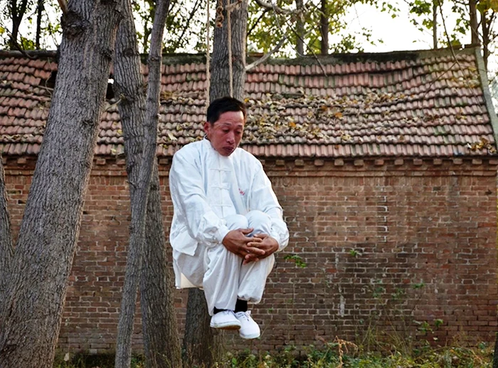 
    Li Liangbin s-a antrenat timp de zece ani pentru această acrobaţieFoto: CEN  