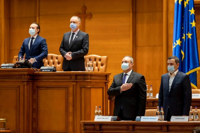 Premierul Nicolae Ciucă, vicepremierul Sorin Grindeanu şi liderul PNL, Florin Roman