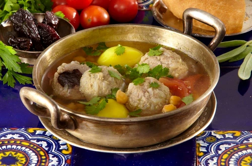 ciorba de perisoare cu carne de miel si prune uscate jpeg