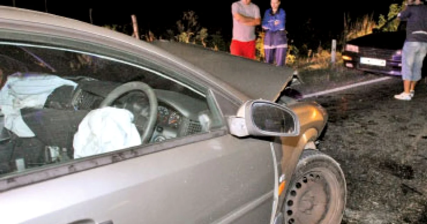 Răniţi de o maşină  cu volan pe dreapta