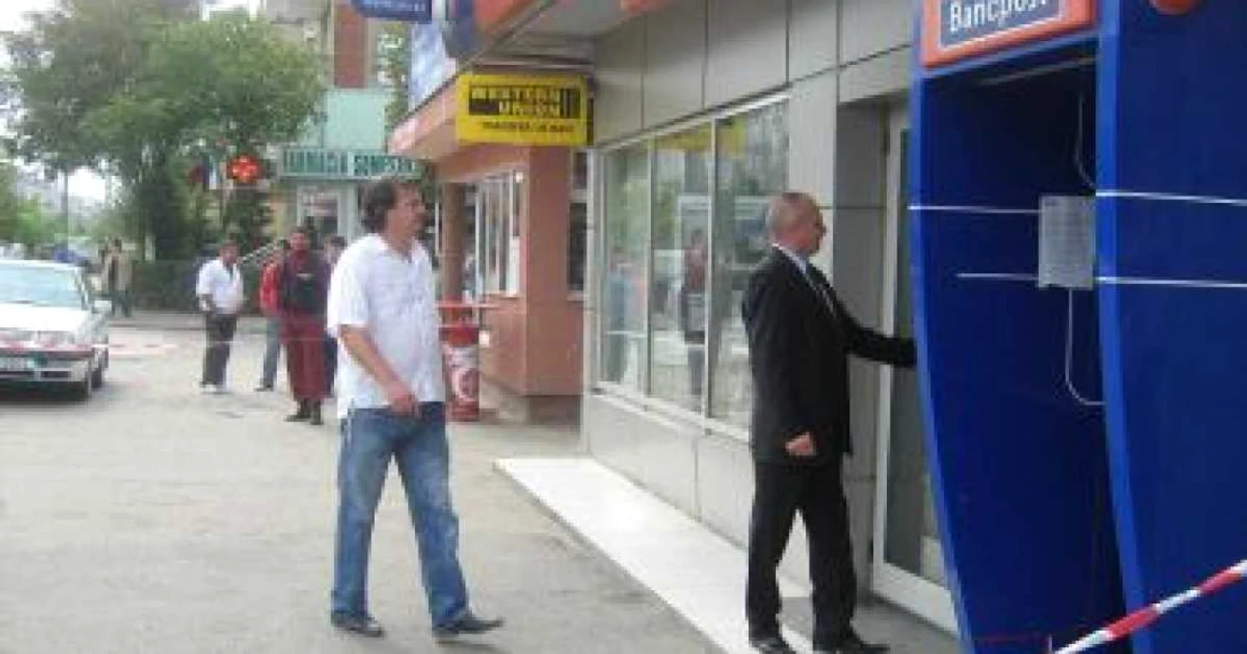 Baia Mare: Jaful de ieri de la Bancpost a semănat groaza în unitatea bancară