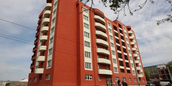 Mii de moldoveni aşteaptă locuinţe sociale