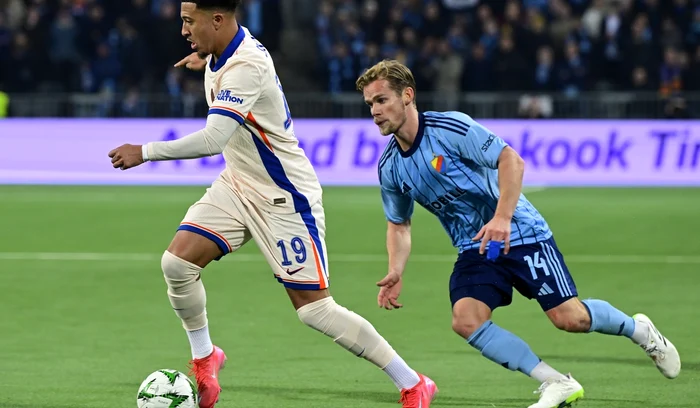 Chelsea (stânga) e cu gândul deja la ultimul act din competiție (FOTO: EPA)