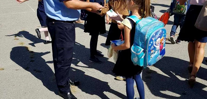 Acţiunea s-a organizat la scoala nr. 14 din Turnu Severin FOTO IPJ Mehedinţi