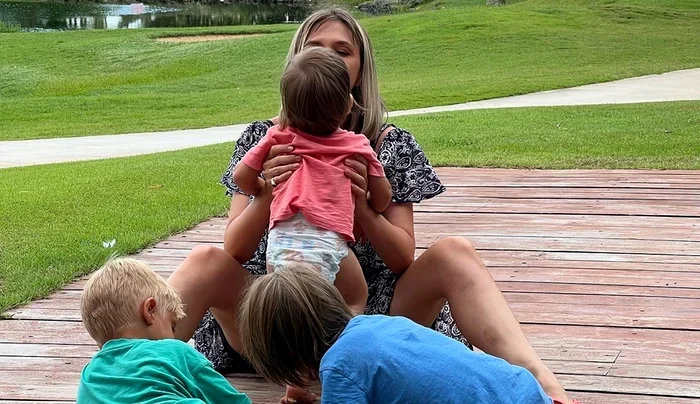 Adela Popescu, mamă a trei băieți / foto: social media 