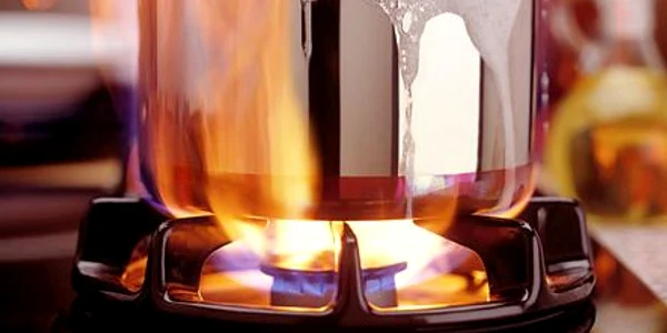 Fumul a fost cauzat de o oală uitată pe foc.