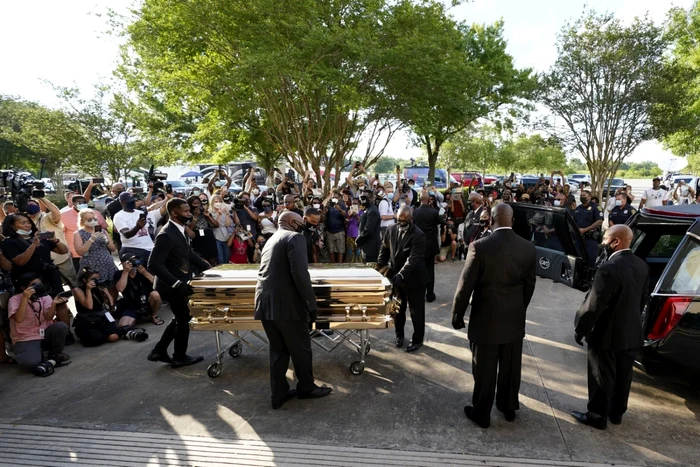 Familia lui George Floyd i-a organizat o înmormântare fastuoasă. FOTO: EPA/EFE