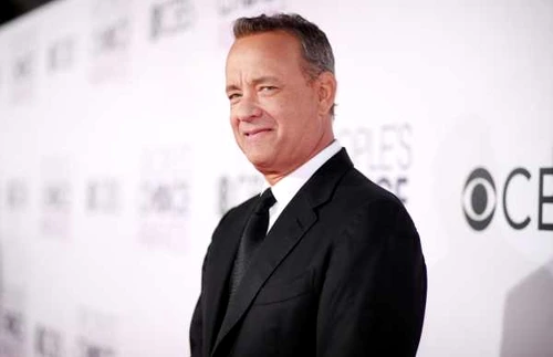 Actorul Tom Hanks pozează la un eveniment în Statele Unite ale Americii