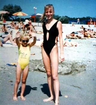 1 delia in copilarie 3 jpg jpeg