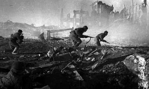 DEZVĂLUIRI despre ORORILE de la Stalingrad: "Nemţii au fost nevoiţi să recurgă la canibalism" jpeg