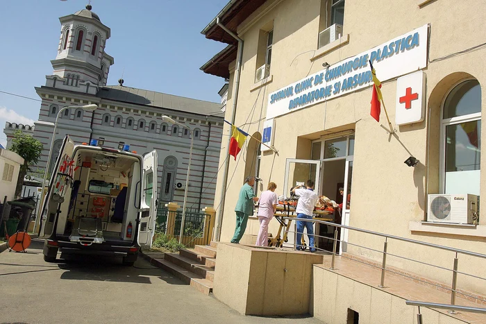 La Spitalul de Arși au ajuns, după incendiu, 26 de răniți, dintre care 15 în stare gravă. Șase au murit