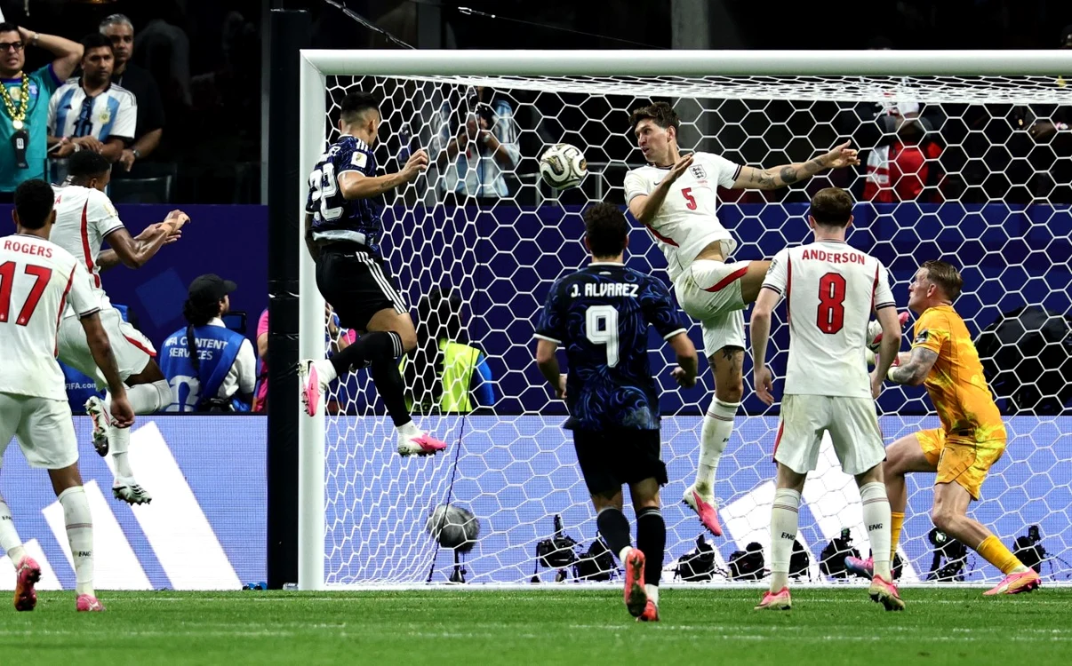 Lautaro Martinez a adus victoria Argentinei cu o lovitură cu capul (Foto: EPAImages)