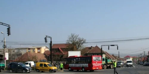 Accidentul a avut loc pe B-dul Republicii, la intersecţia semaforizată cu strada Tudor Vladimirescu