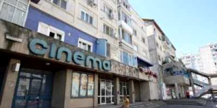 Timişoara: Sălile de cinema s-au transformat în restaurant, centru medicale sau fabrică de pâine (GALERIE FOTO)