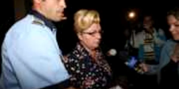 Craiova: Doctoriţa spăgară  a fost lăsată să plece acasă