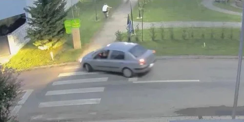 masina in parc timis captura video jpg