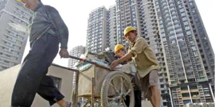 Investiţiile în infrastructură au ajutat China să evite recesiunea
