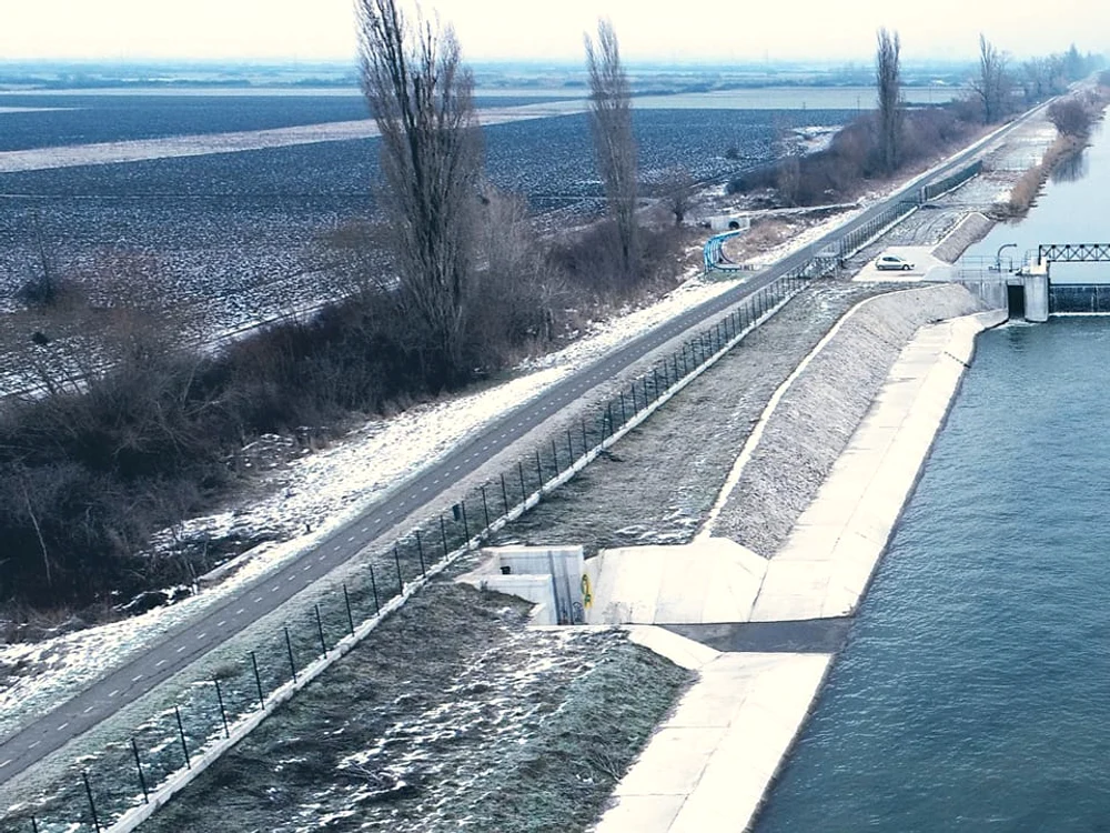 Pista de pe malul Begăi FOTO Aba Banat