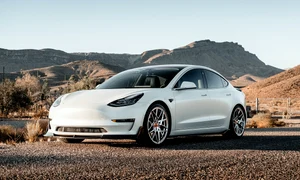 masina electrica tesla jpg