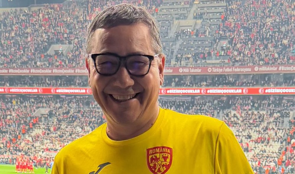 Gestul neașteptat al lui Victor Ponta la Istanbul. De ce a purtat tricourile ambelor echipe: „Este un mesaj pentru oamenii inteligenți!”