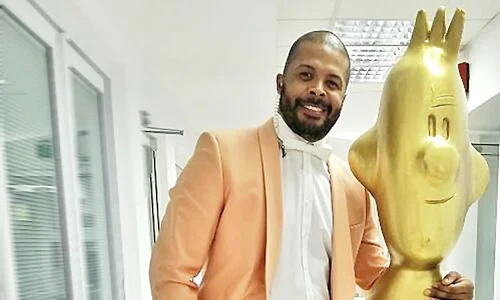 Cabral a fost  muncitor, paznic  și agent de asigurări jpeg
