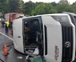 Accidentul de pe DN 7 - E 81  Bujoreni - Vâlcea microbuz plin cu pasageri răsturnat Foto Adevărul