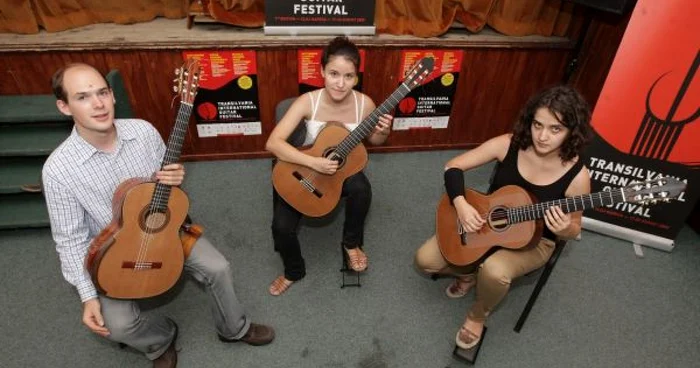 Cluj: Le curge muzica de chitară prin vene