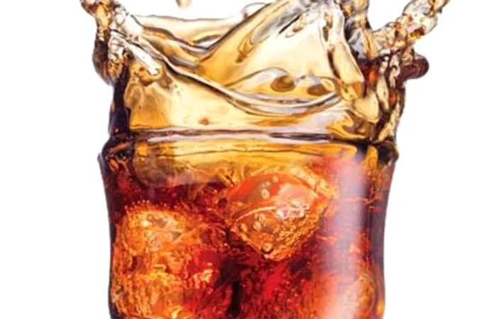 Cei care obişnuiesc să consume peste un litru de suc pe zi, pun pe organe aproape un kilogram de grăsime de-a lungul a şase anifoto: 123RF