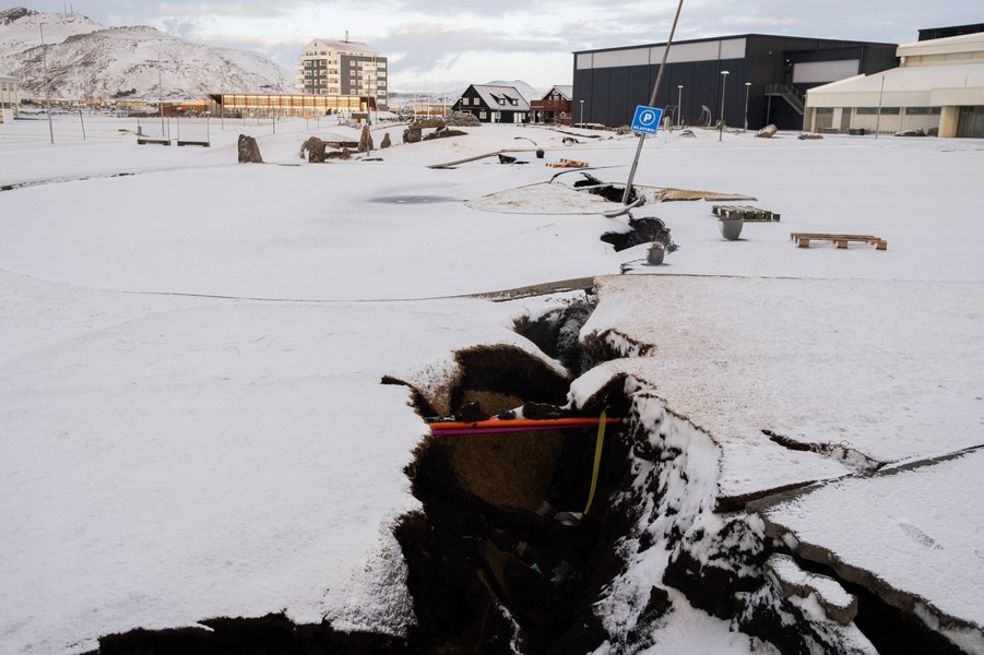 Cum vrea Islanda să protejeze orașul Grindavik de o erupție vulcanică: planul care implică pomparea de apă peste lavă