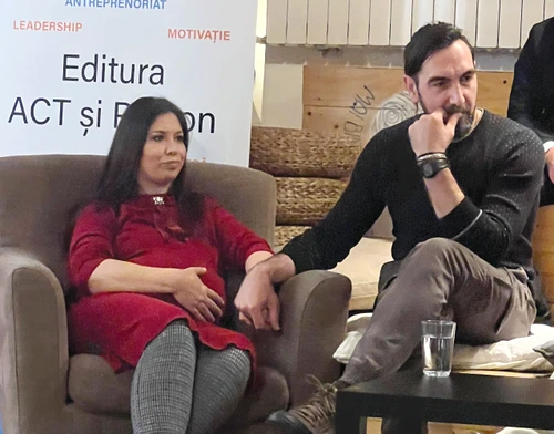 Gabriel este foarte grijuliu cu soţia sa, Cristina. FOTOGRAFII: CLICK!/ARHIVA PERSONALĂ