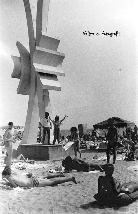 obelisc costinesti foto costinesti.ro