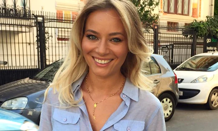 Laura Cosoi probe pentru rochia de mireasa jpeg