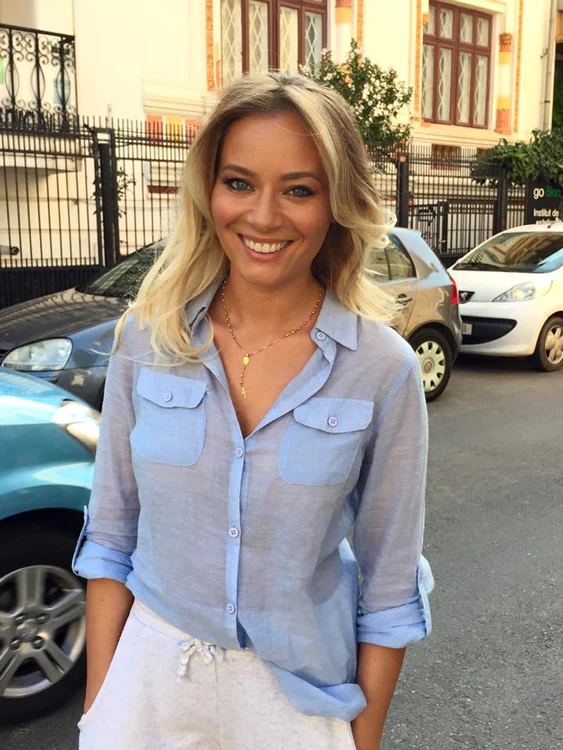 Laura Cosoi probe pentru rochia de mireasa jpeg