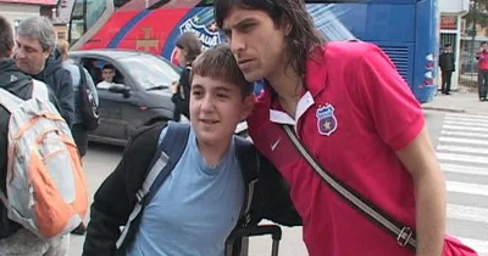 Steliştii au sisit azi la Târgu Jiu unde au fost aşteptaţi de un număr mic de fani