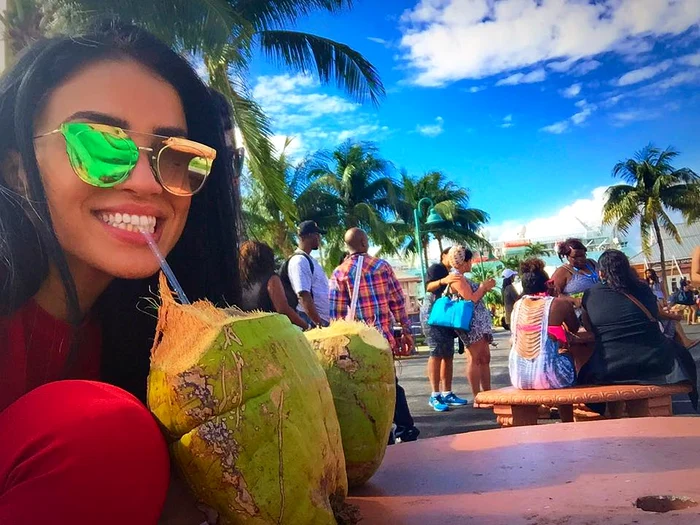 
    Adelina Pestriţu se relaxează în BahamasFoto: Arhiva personală  