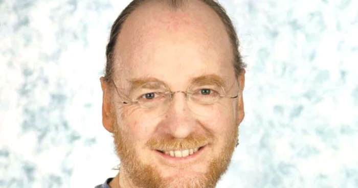 Mike Reddy vânează plagiate pentru mai multe universităţi britanice