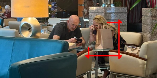 Potra si punga de hartie in care se afla teancuri de bani foto secunda tv jpg