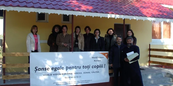 O parte din echipa valceană World Vision implicată în acest proiect