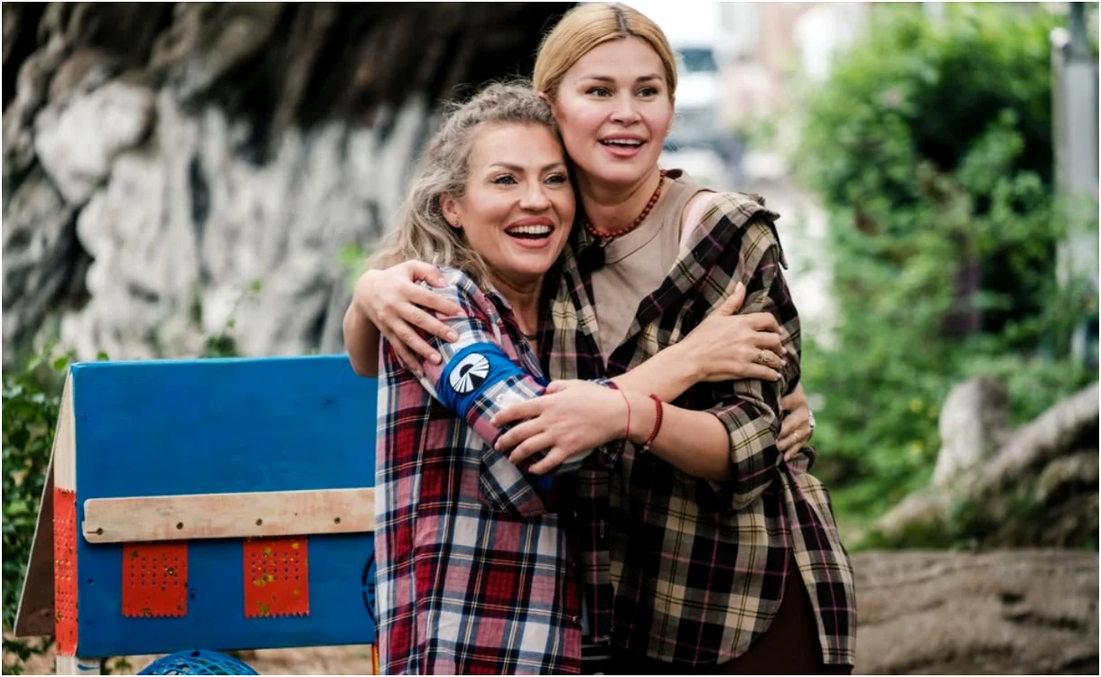 Mirela Vaida și Oana Tomoiagă.