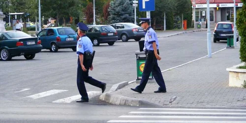 prejudiciul estimat se ridică la suma de aproximativ 400.000 de euro