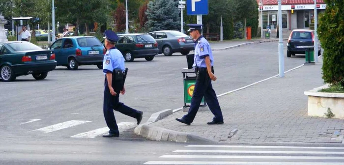 prejudiciul estimat se ridică la suma de aproximativ 400.000 de euro