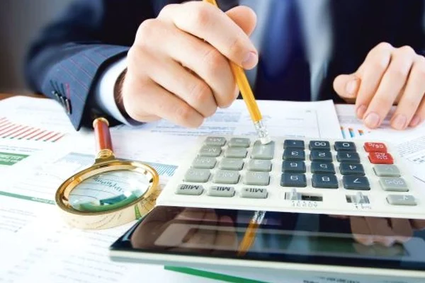 Contabilii avertizează asupra programului fiscal propus de Luca Niculescu: Cifrele pe 2027 nu se leagă