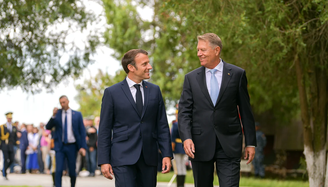 Emmanuel Macron la baza militara Mihail Kogalniceanu Klaus Iohannis cort popota soldati (21) jpg