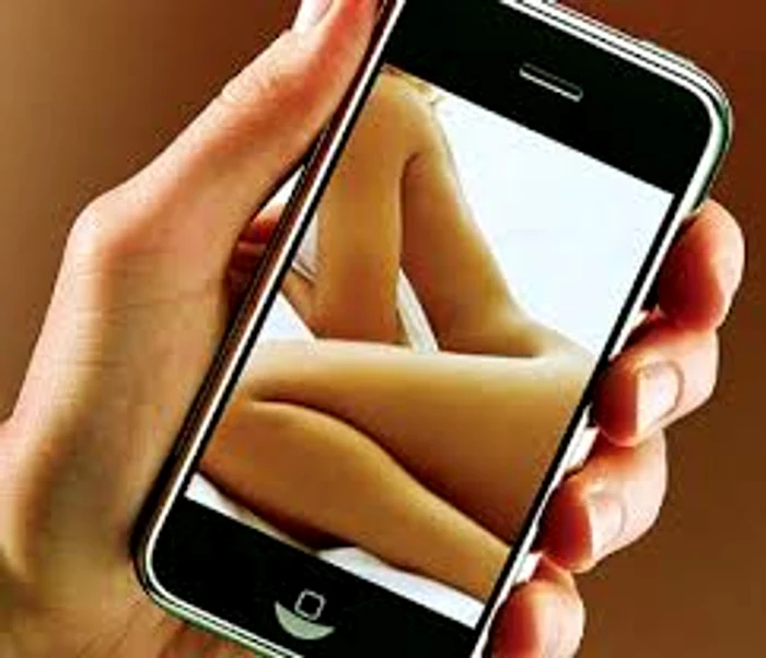 
    Sexting-ul este practicat mai ales de către adolescenţi  