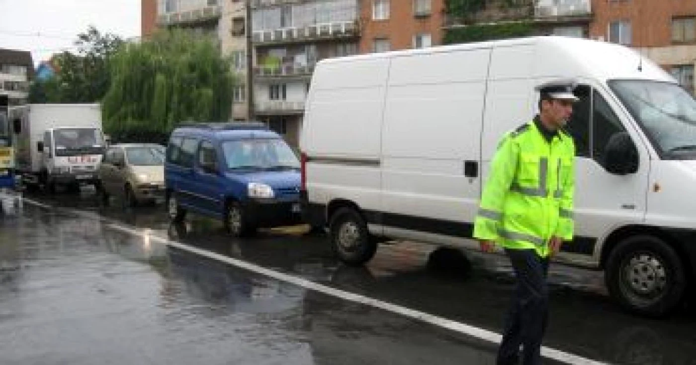 Cei doi conducători auto au fost sancţionaţi